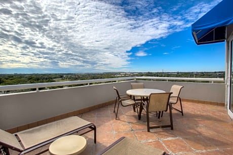 1 King Bed Duplex Suite W/ 2 Balconies