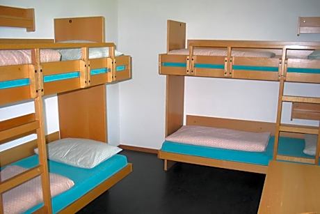 Sextuple Room with Shared Bathroom