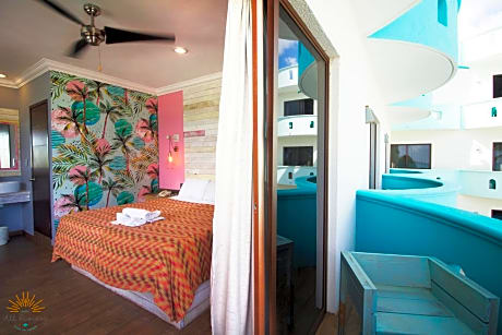 Queen Room with Two Queen Beds and Sea View