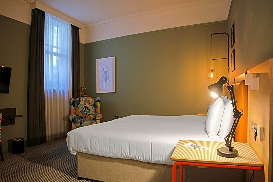 Bristol Grand Hotel By Sunday