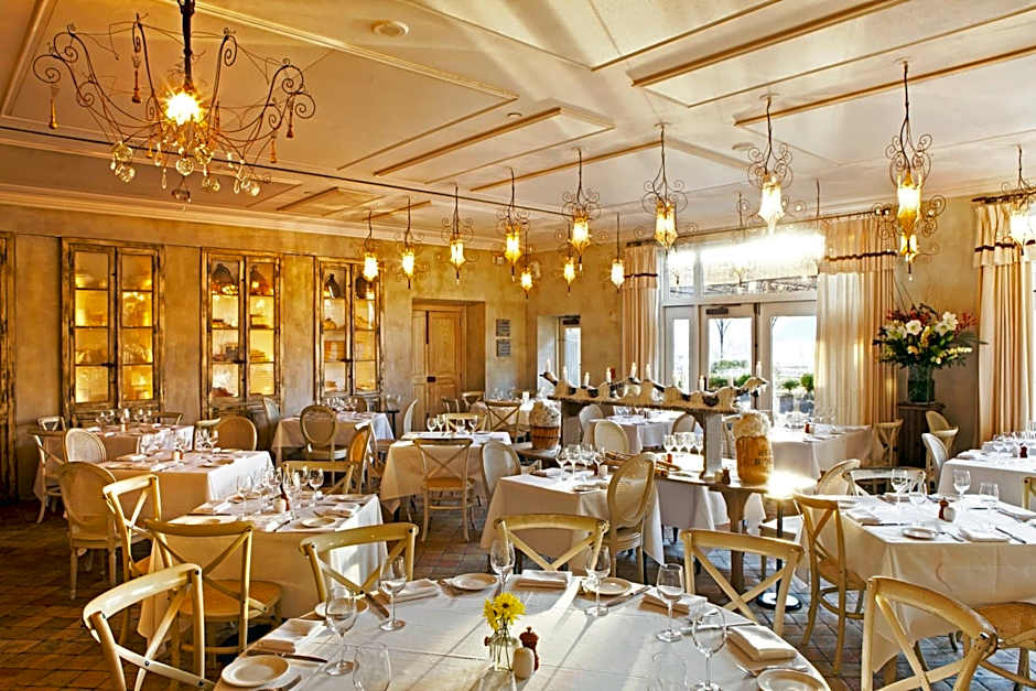 Delamar Greenwich Harbor