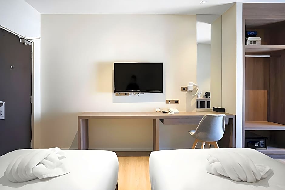 XOTEL