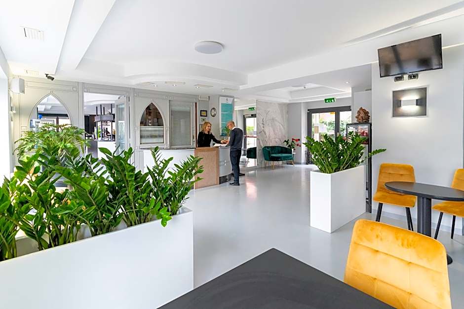 Hotel Aurora & Appartamenti