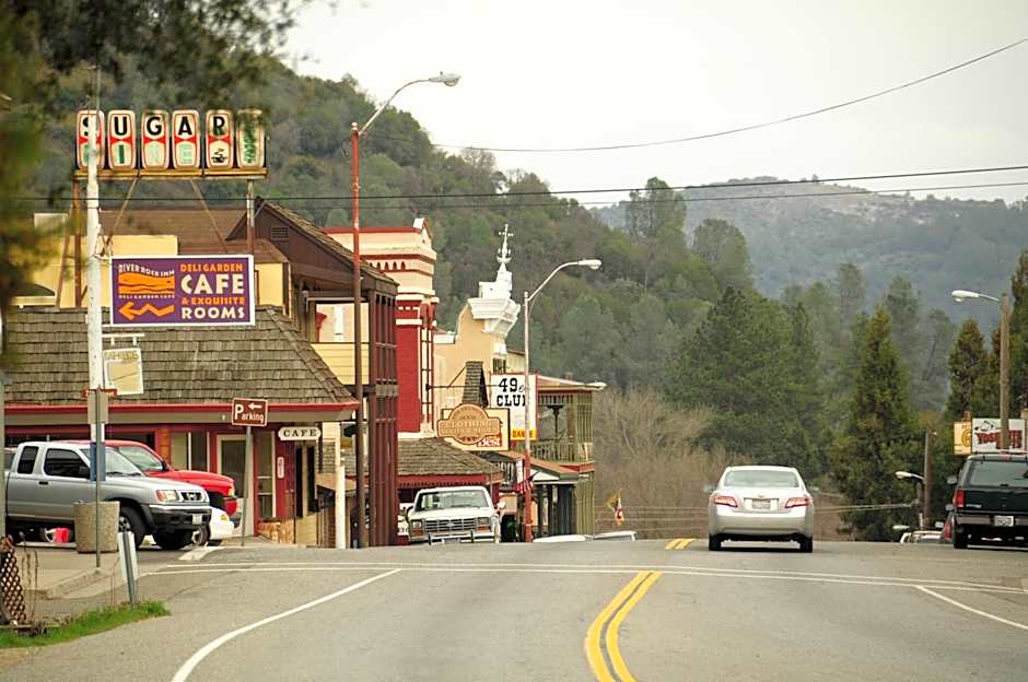 The Monarch Inn in Mariposa