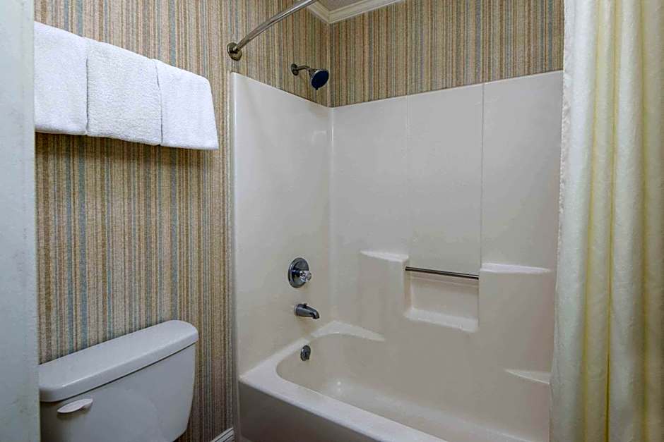 Travelodge by Wyndham Orangeburg