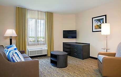 Queen Room with Accessible Roll-in Shower - Nonsmoking
