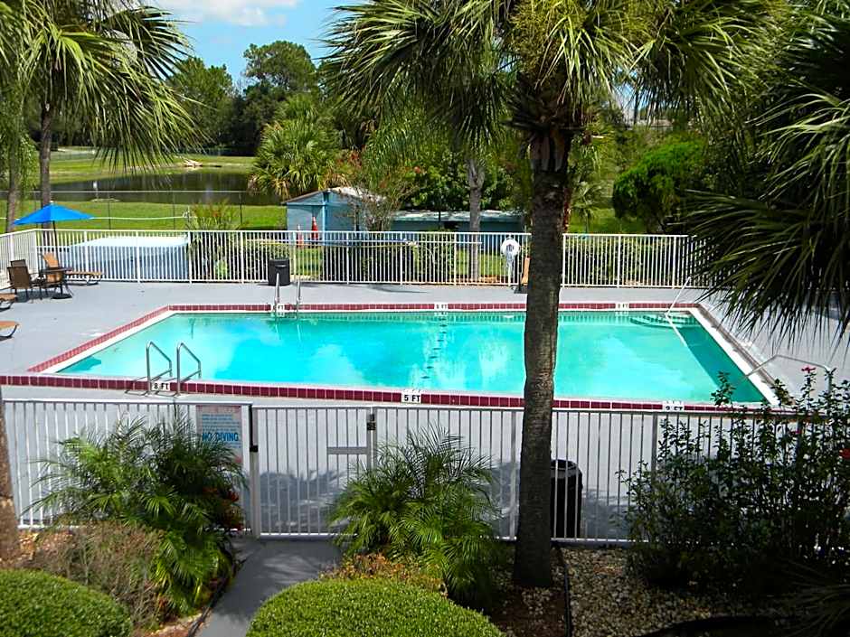 Days Inn by Wyndham Daytona Beach Speedway