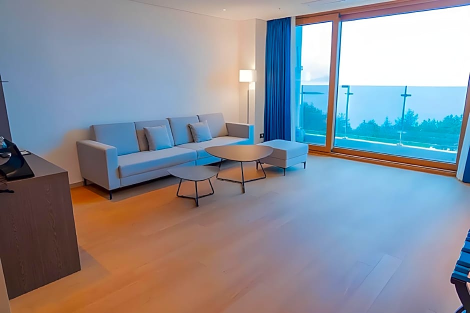 Ramada Plaza by Wyndham Jaeun