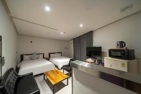 Twin Room for 3 People