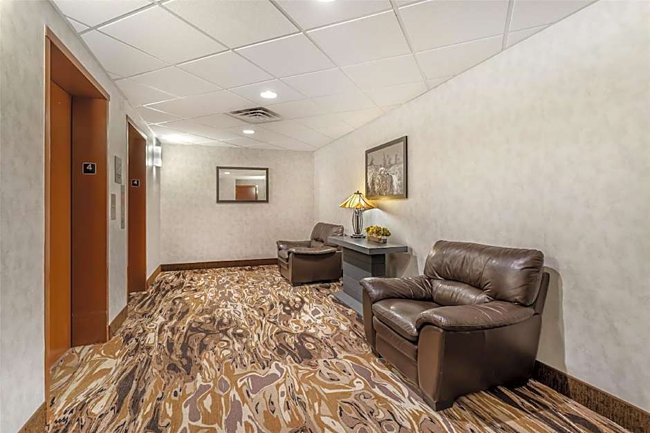 Best Western Plus Service Inn & Suites