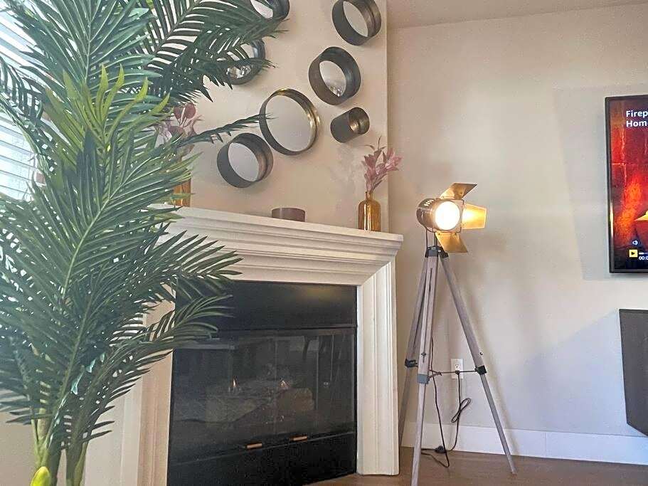 1 Bedroom XL Condo with King bed, Garden View, Parking Included