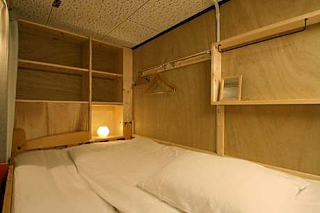 Shared Dormitory, Mixed Dorm, Shared Bathroom
