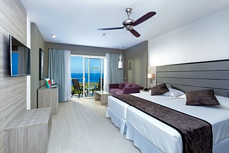 Large Double Room with sea view