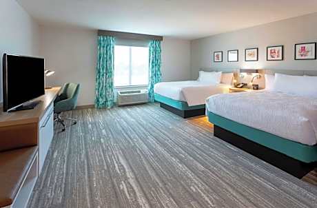 Queen Room with Two Queen Beds - Hearing Access