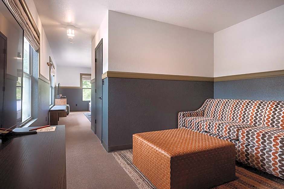 The Ozarker Lodge