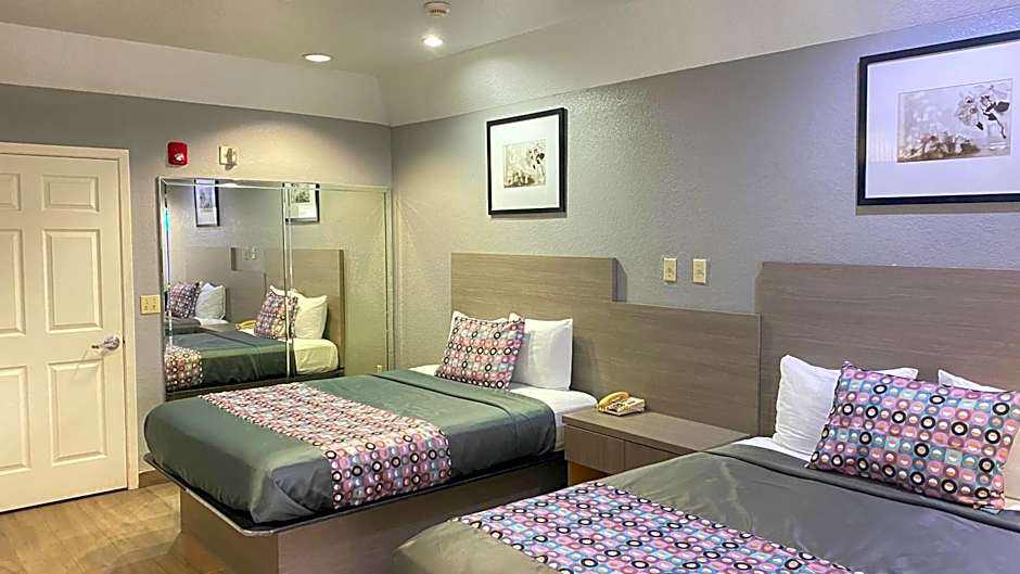Island Suites Hobby Airport