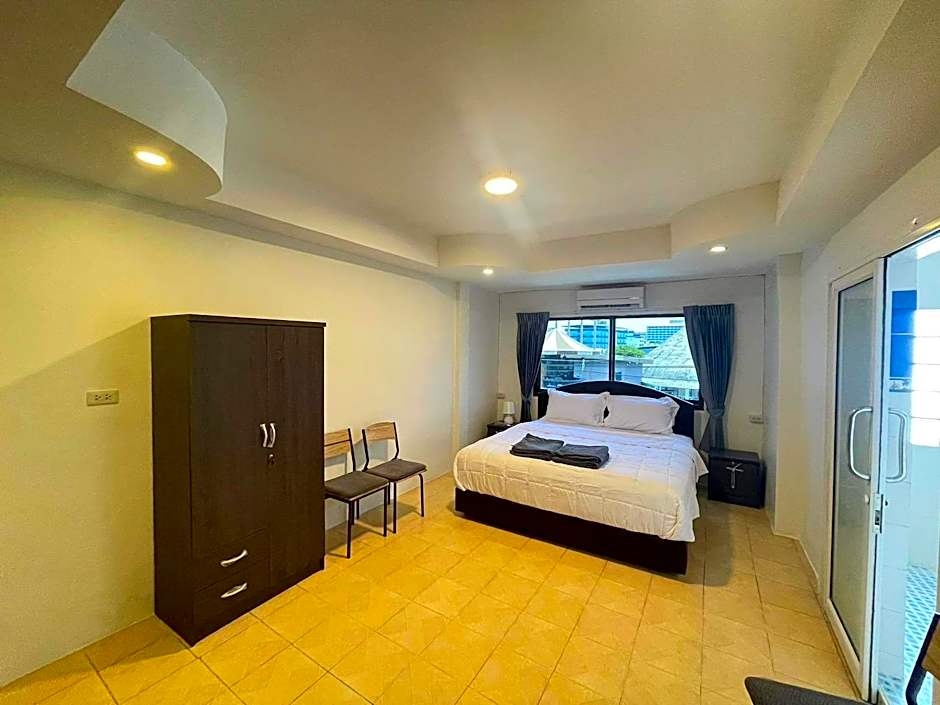 The Sports Lounge