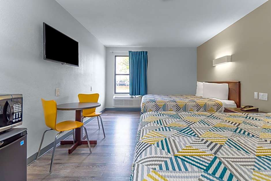 Motel 6 - Franklin, OH