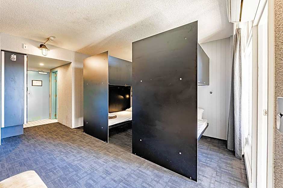 Bunk Surfers Paradise 18-35 Backpacker Hostel