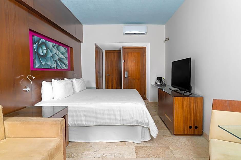 BelAir SunClub Cabos by Krystal Grand