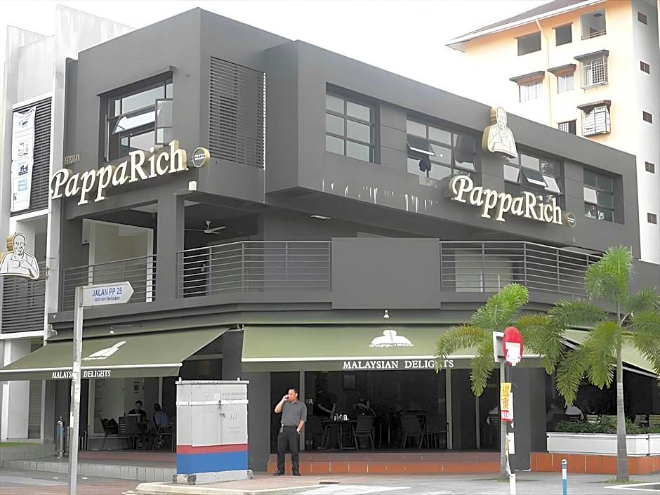 Putra One Avenue Hotel