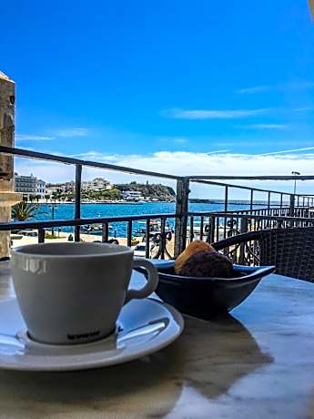 Standard Twin Room with Partial Sea View