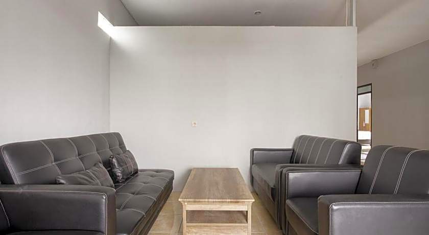 RedDoorz @ Jemursari Surabaya 2