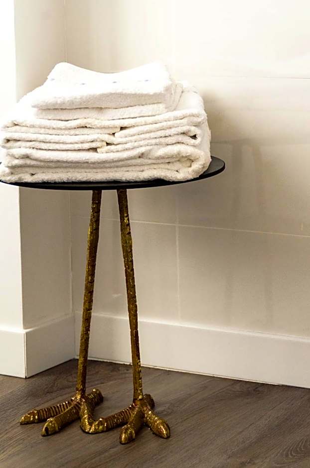 Eleventh Floor Suites