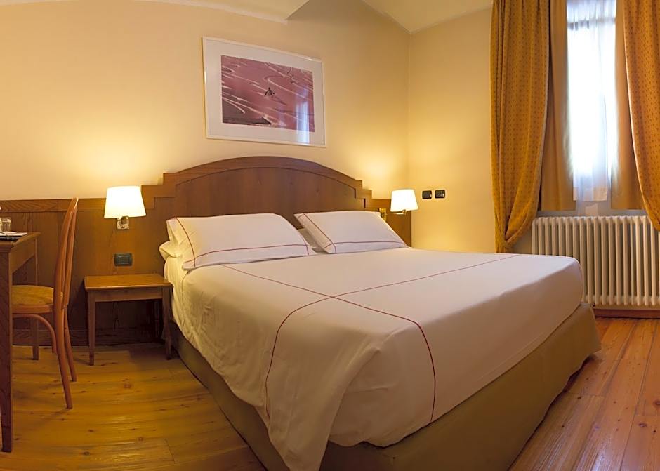 Cresta Et Duc Hotel