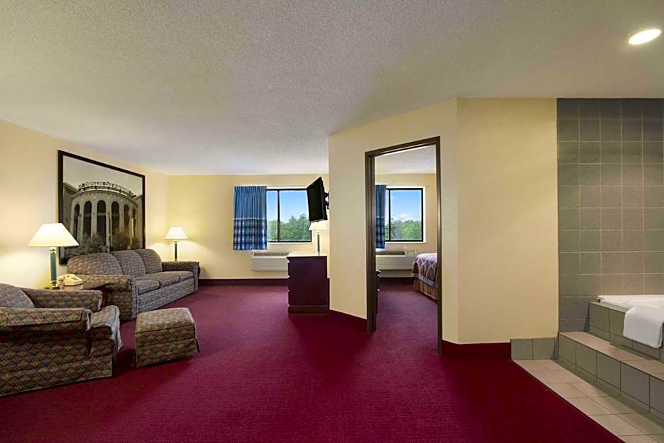 Super 8 by Wyndham Cuba