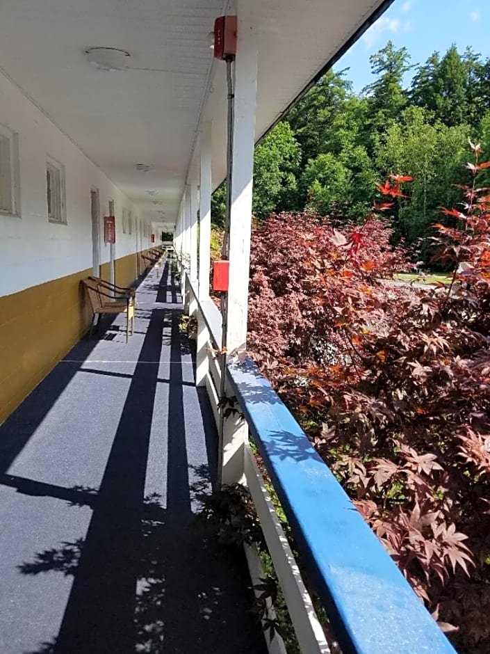 Travelodge by Wyndham Lake George NY