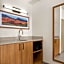 Hampton Inn & Suites Ontario