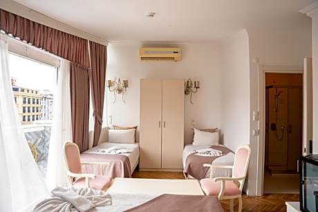 Quadruple Room with Terrace