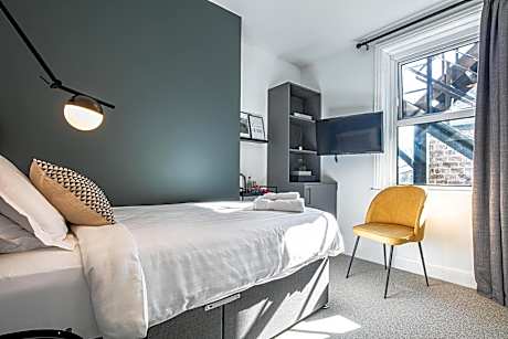 Single Room with Private Bathroom