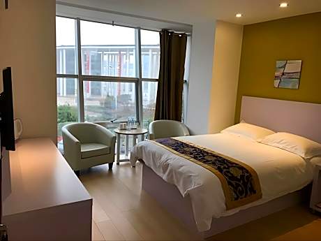 GTI - View 1 Bed Room, 1.5M Bed