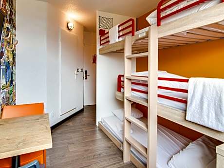 Cabrio Triple Room with Bathroom