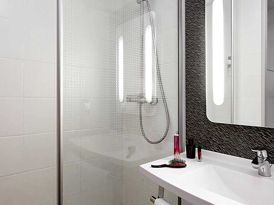 Ibis Roanne Le Coteau Hotel Restaurant