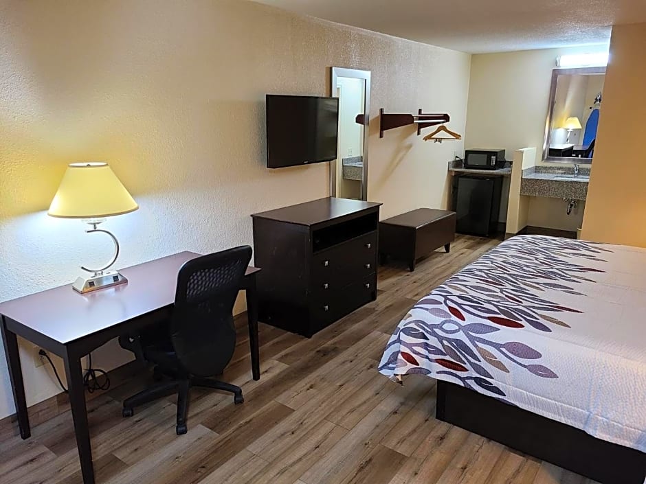Red Roof Inn Staunton