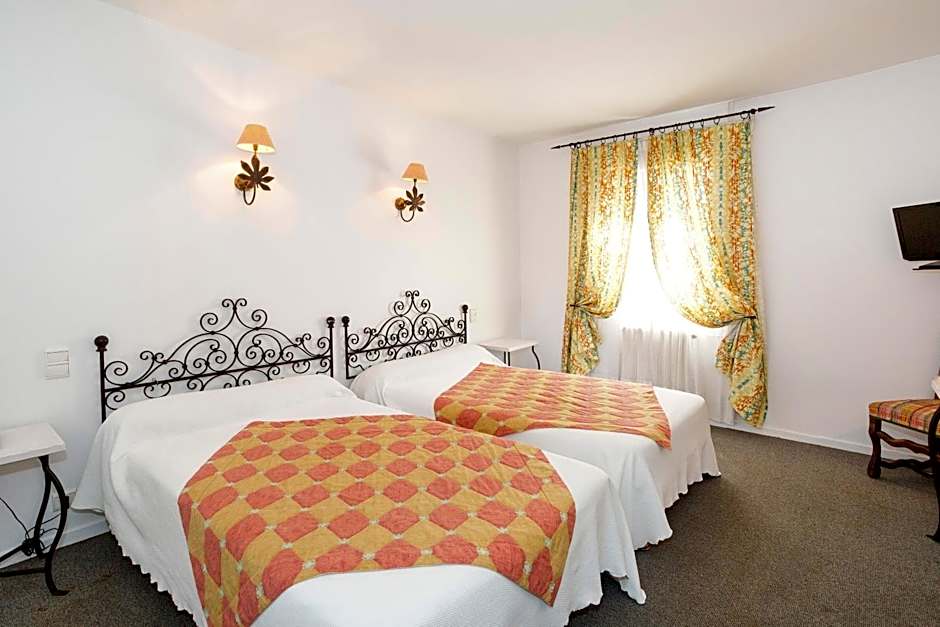 Logis Hôtels - Hôtel Restaurant du Midi