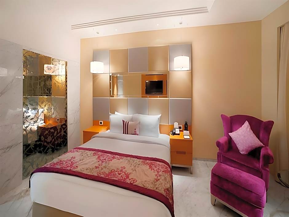 Orange Megastructure LLP 