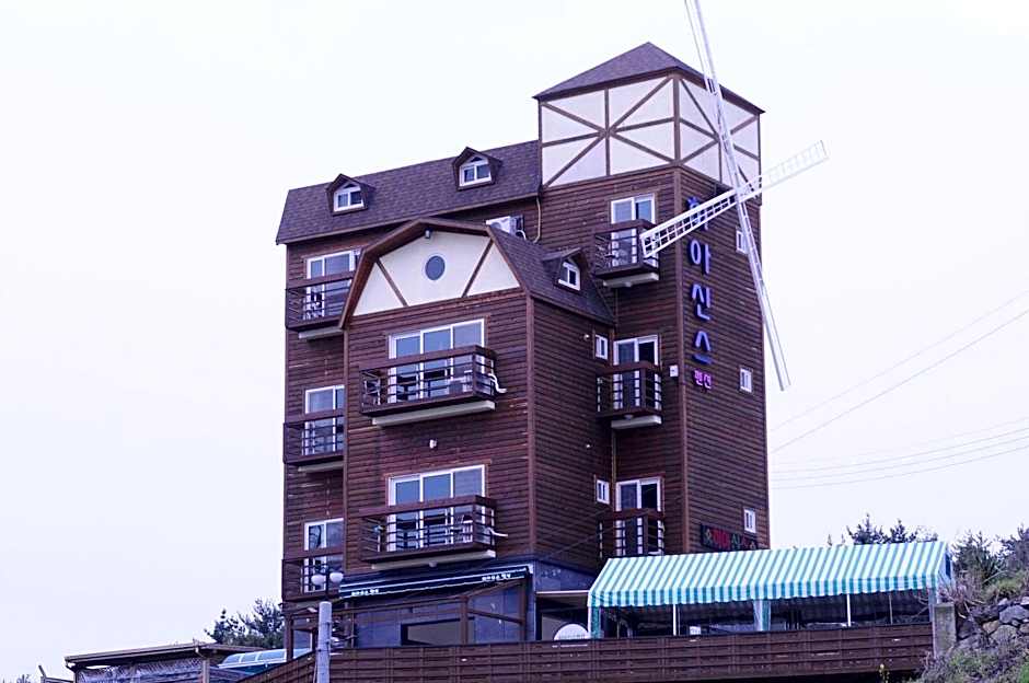 Hyacinth Pension