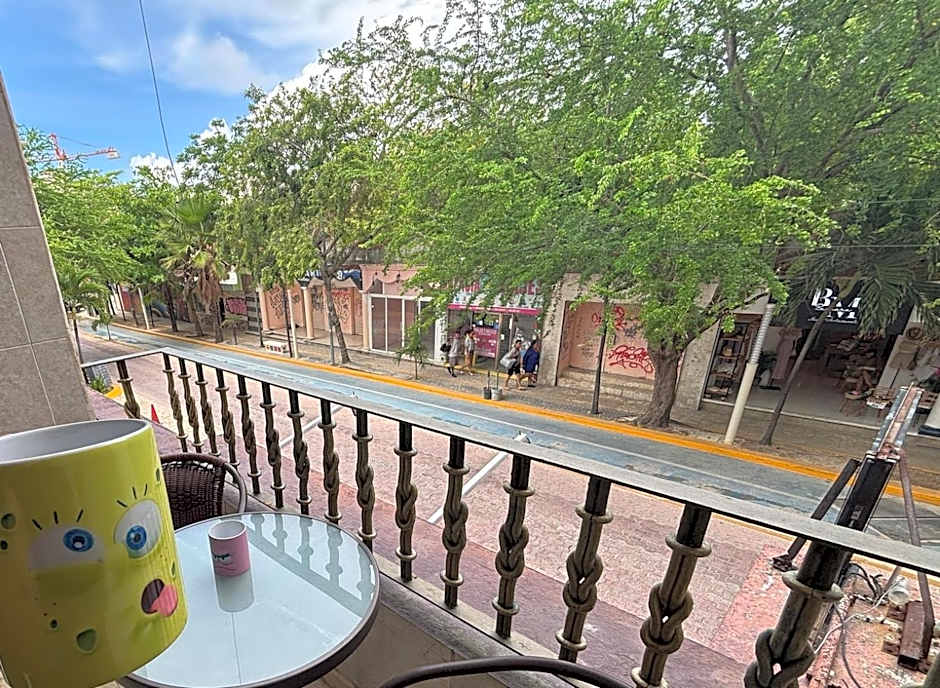 Sleep in a pineapple under the sea