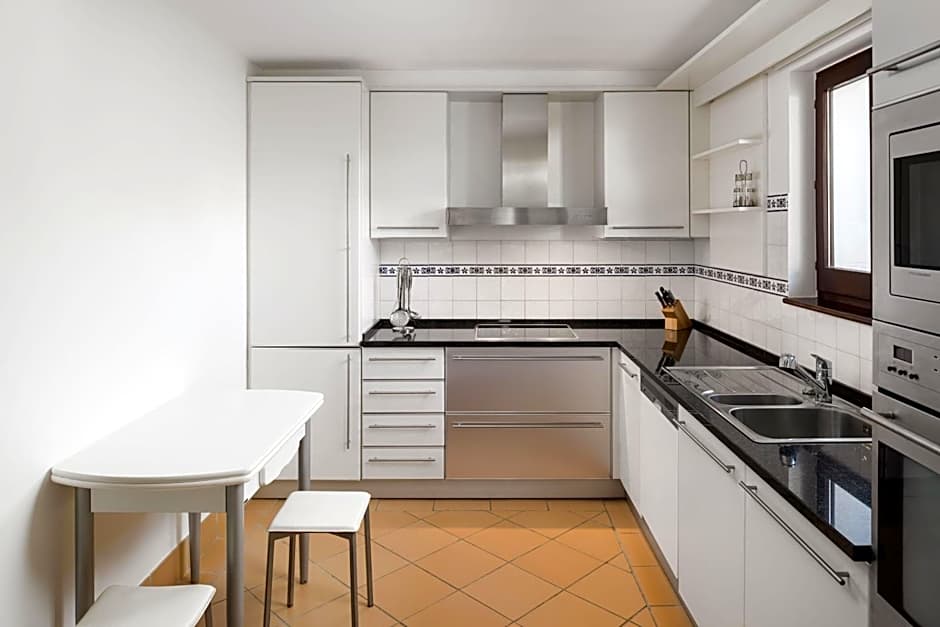 Pine Cliffs Village & Golf Suites