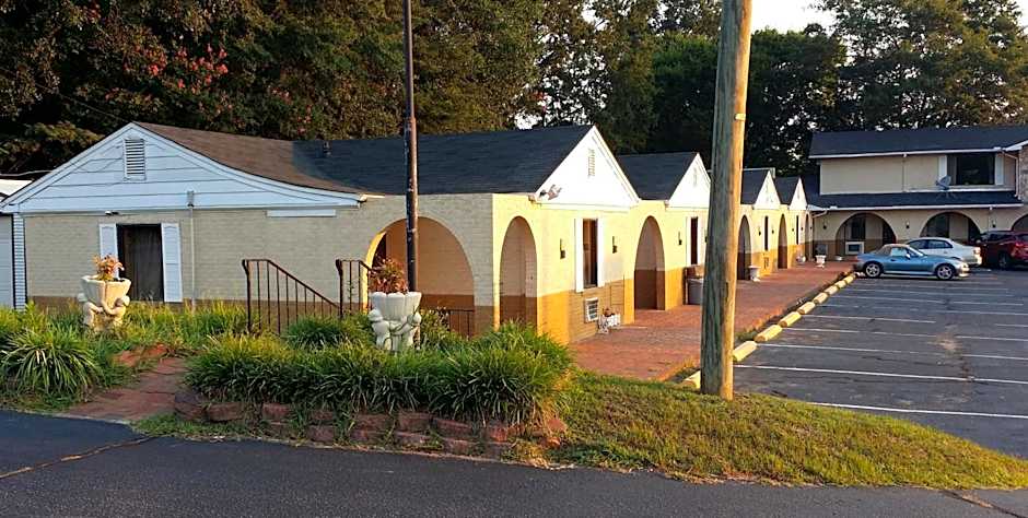 Loyalty Inn Rockingham