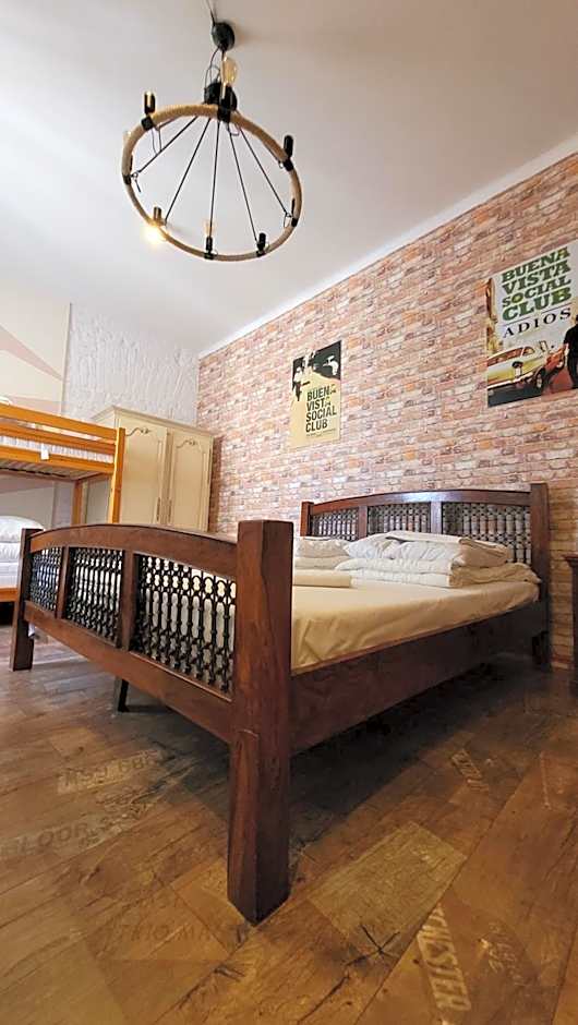 Chmielna 5 Rooms & Apartments