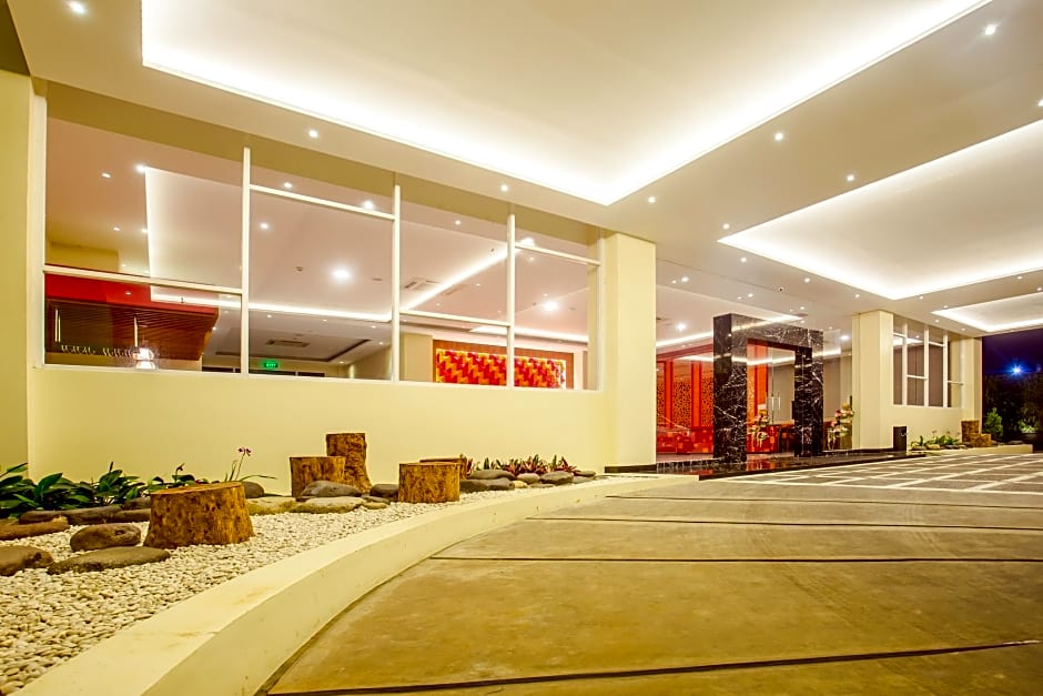 Front One Hotel Purwodadi