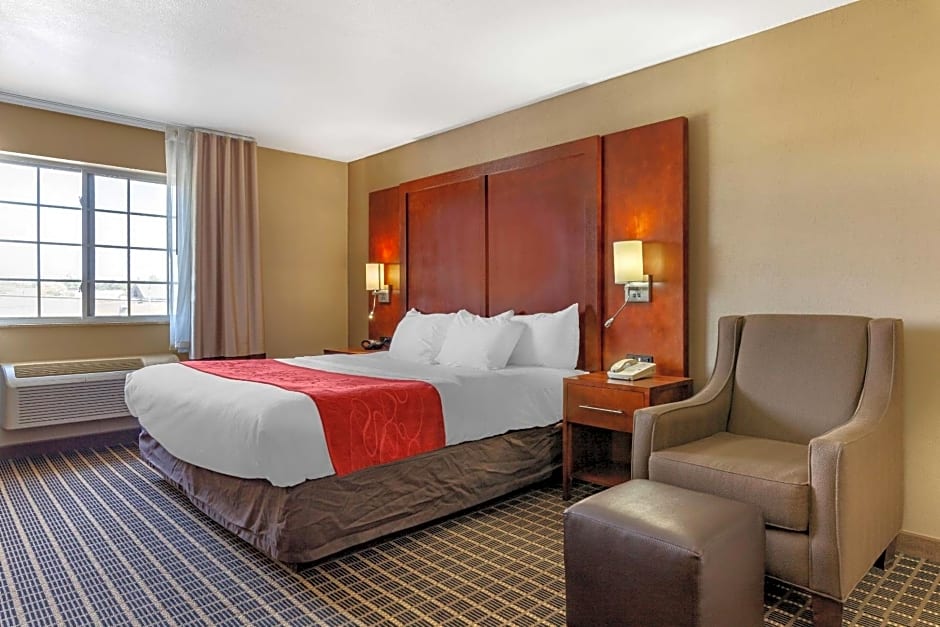 Comfort Suites Delavan - Lake Geneva Area