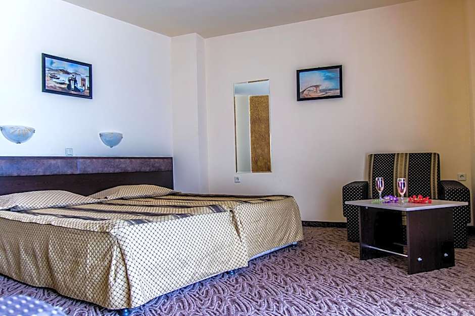 Amaris Hotel - All inclusive - Free parking