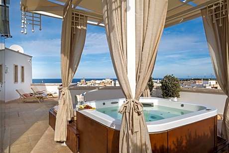 Relais Valle Dell'Idro - Rooftop & Sea View, Otranto