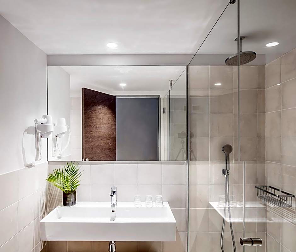 Aqua Hotel Bertran Park